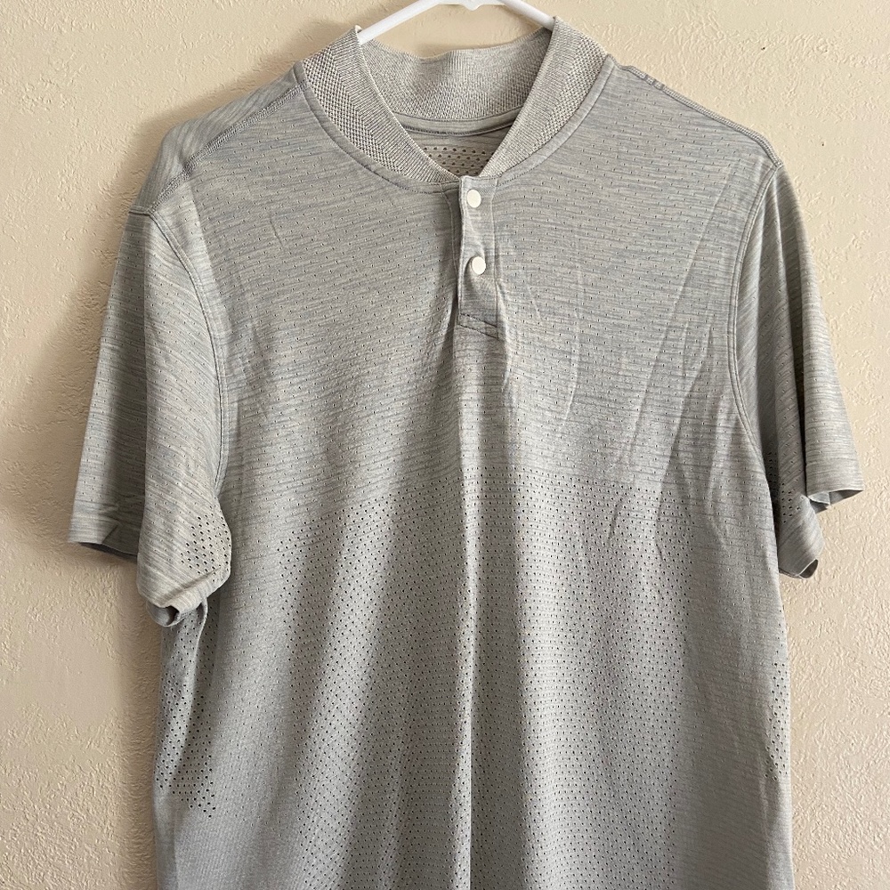 Mens Lululemon Metal Vent Golf Tee size: L